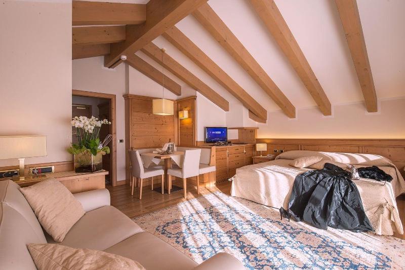 Beverly Alps Hotel & Spa Пінцоло Екстер'єр фото