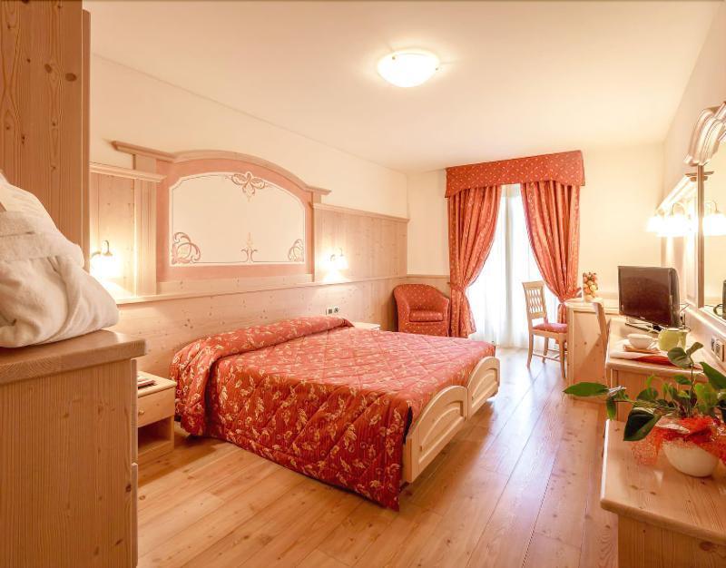 Beverly Alps Hotel & Spa Пінцоло Екстер'єр фото