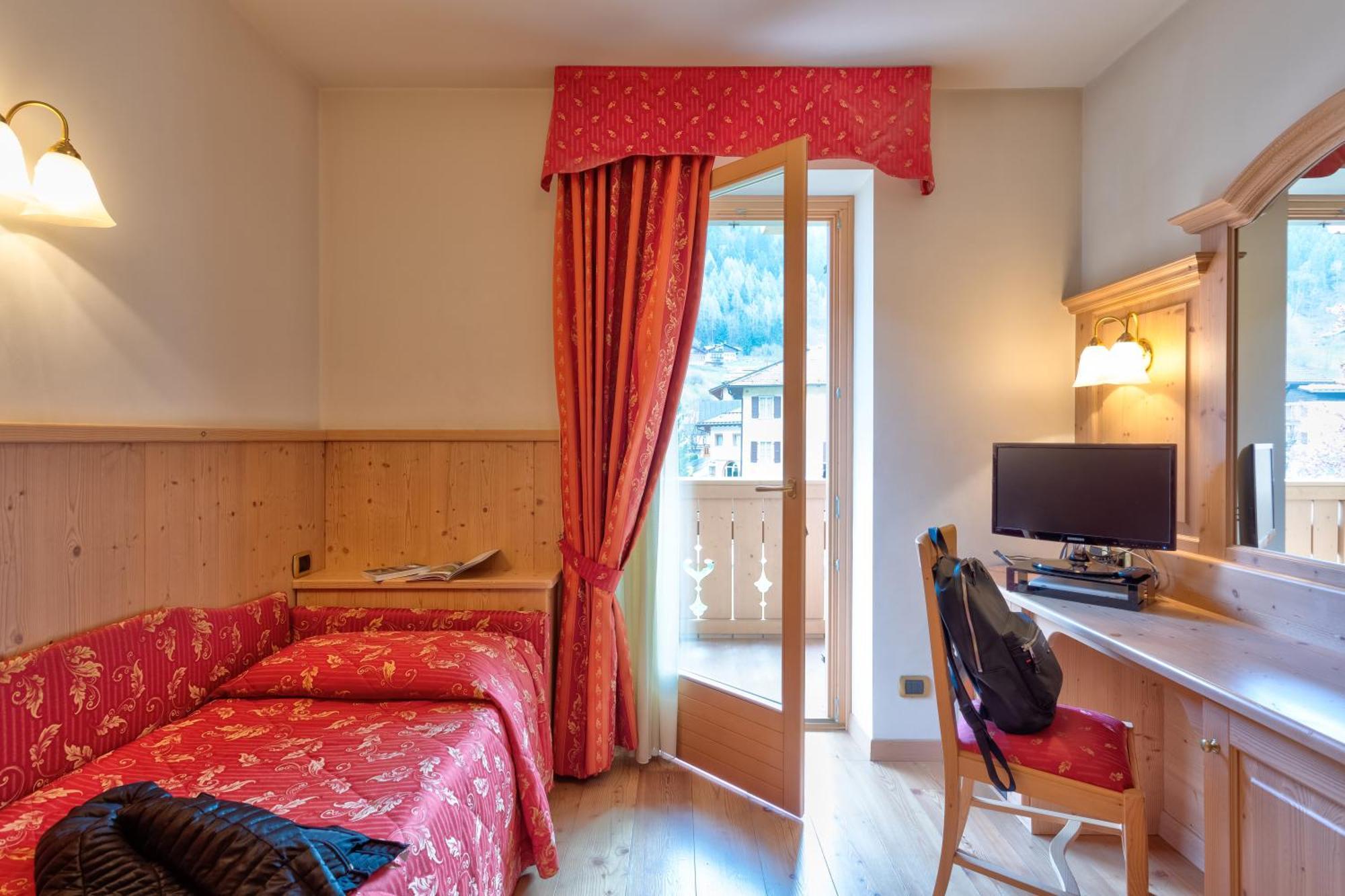 Beverly Alps Hotel & Spa Пінцоло Номер фото