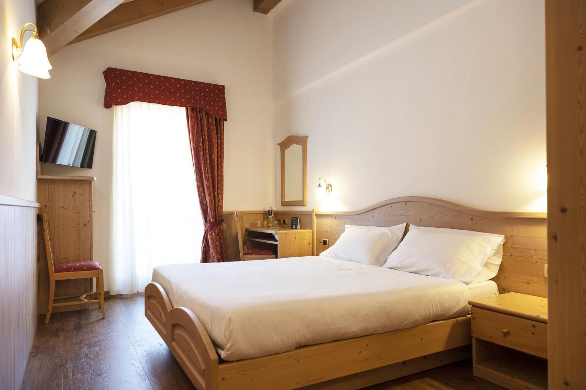 Beverly Alps Hotel & Spa Пінцоло Екстер'єр фото